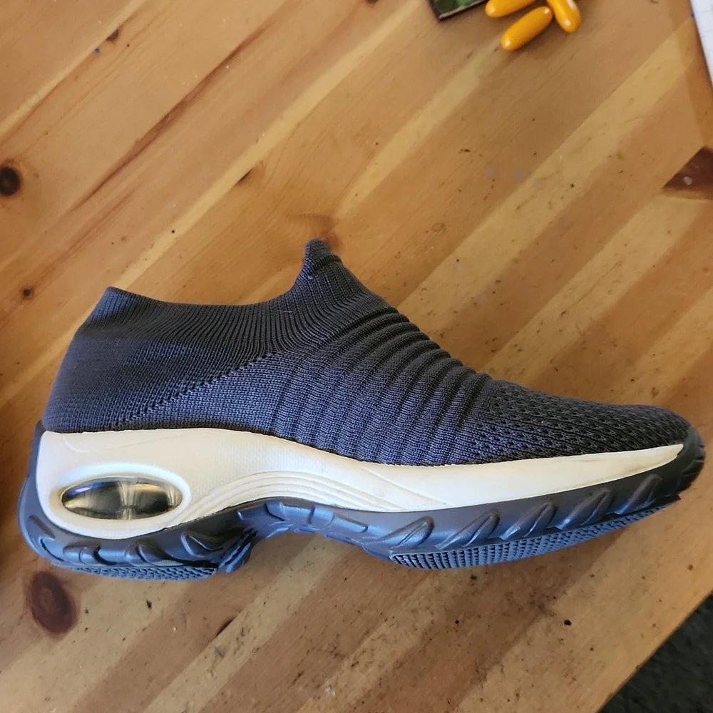 STQ Women's Walking Shoes, size 7 - Picture 3 of 4